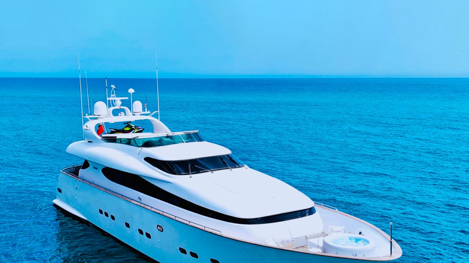 Maiora 26m luxury yacht cruising off Marbella — Italian-built superyacht from Puerto Banús