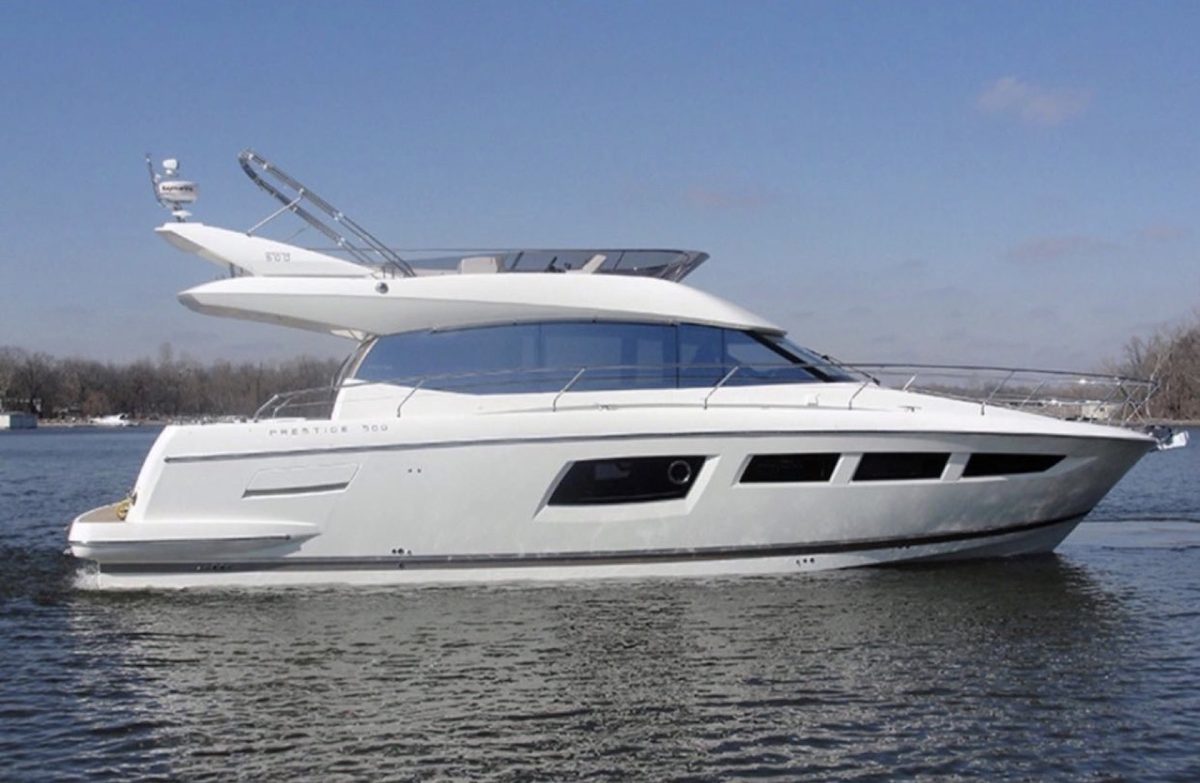 Prestige 500 motor yacht charter off Marbella, Puerto Banús